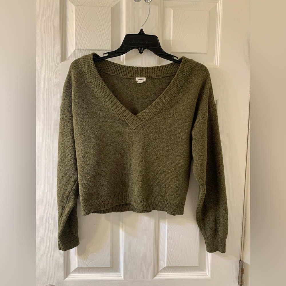 Woman’s Low V neck sweater